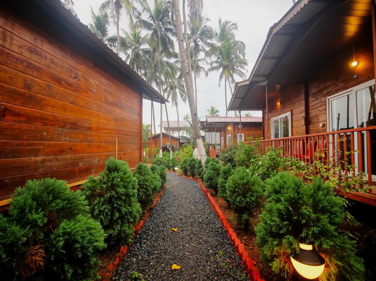 Mariners Bay Beach Resort Арамболь Экстерьер фото